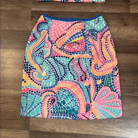 Lilly Pulitzer Women’s S. Kennedy Skirt & Crop Top Tile Wave. RARE BEAUTY! - Picture 3 of 6